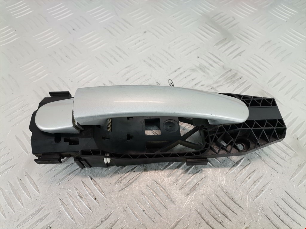 Ручка двери задней наружная правая SEAT Ibiza 2008-2017