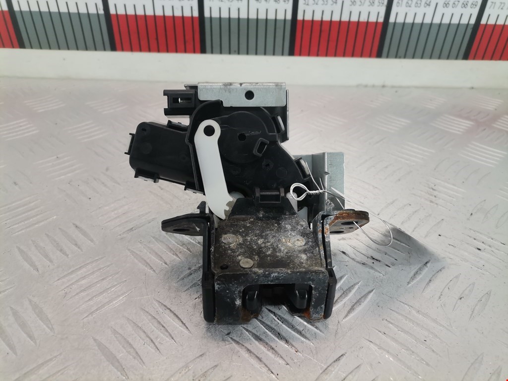 Замок багажника (крышки двери) MAZDA Mazda 3 BL 2009-2013