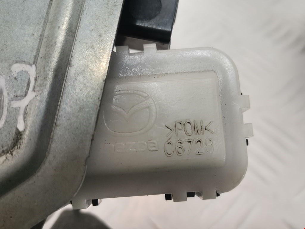 Замок багажника (крышки двери) MAZDA Mazda 3 BL 2009-2013