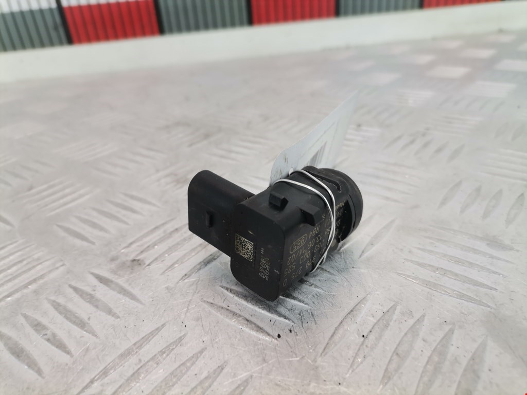 Датчик парковки VOLKSWAGEN Touareg 2002-2010