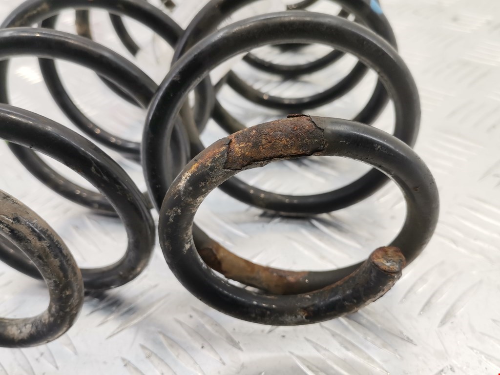 Пружина задняя левая/правая SEAT Ibiza 2008-2017