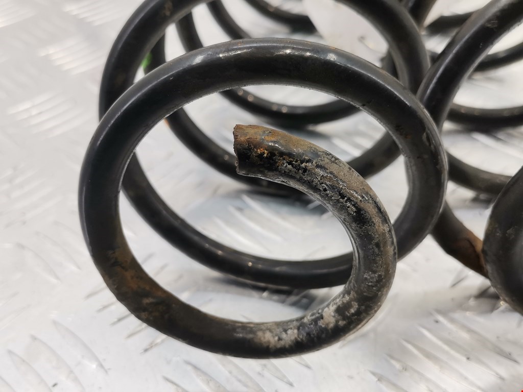 Пружина задняя левая/правая SEAT Ibiza 2008-2017