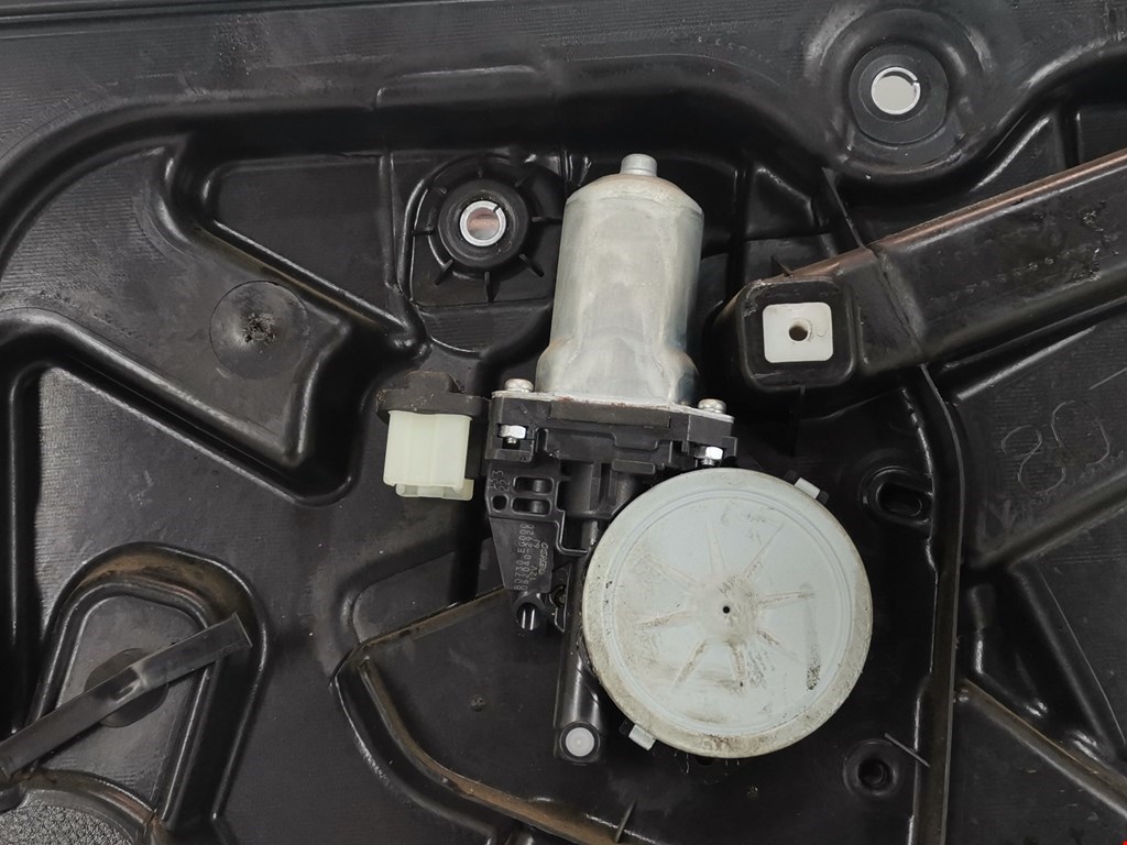 Стеклоподъемник передний правый NISSAN X-Trail T31 2007-2015