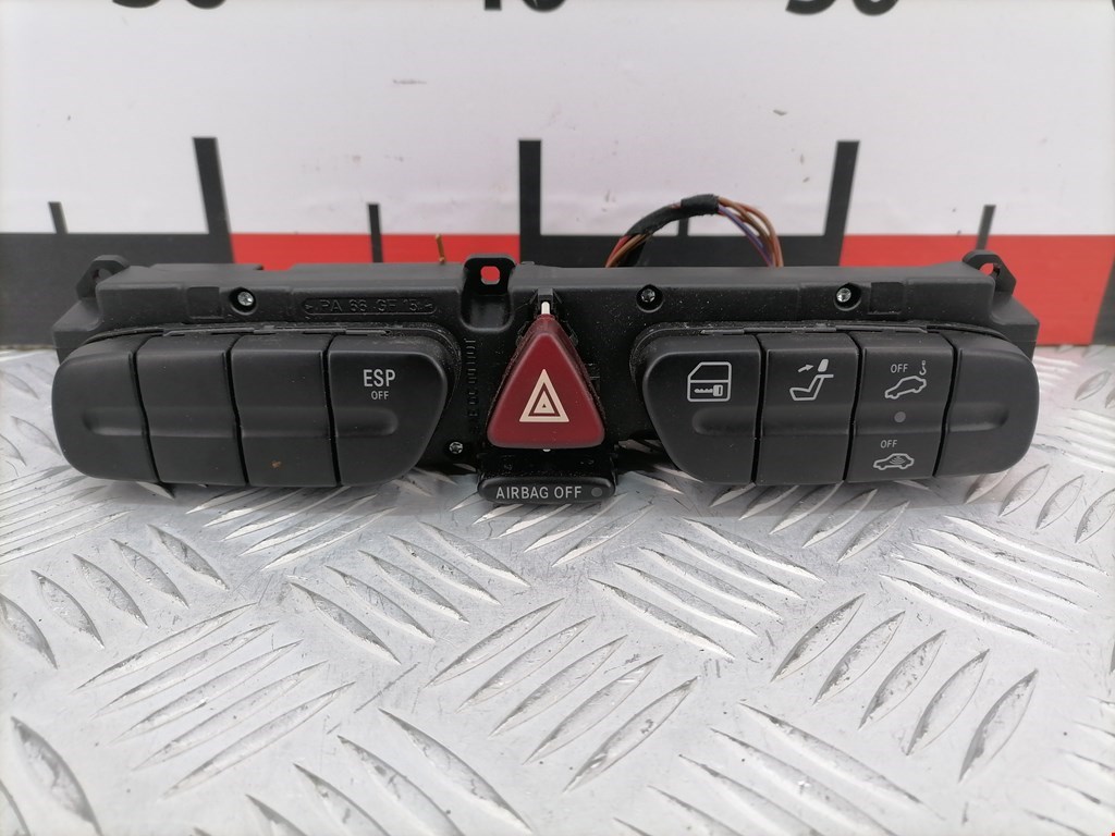 Кнопка аварийной сигнализации (аварийки) MERCEDES-BENZ C-Class C-klasse W203 2000-2007