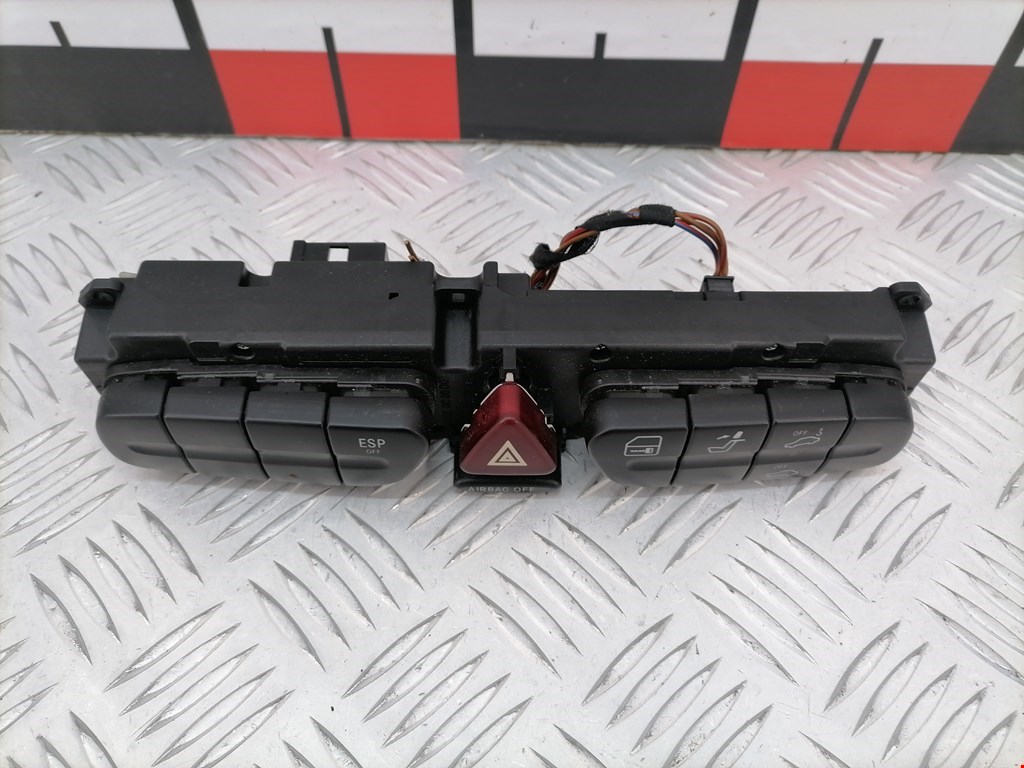 Кнопка аварийной сигнализации (аварийки) MERCEDES-BENZ C-Class C-klasse W203 2000-2007