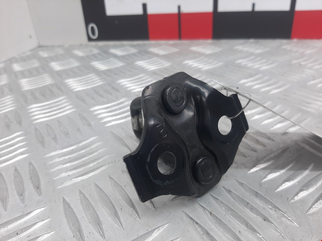 Замок багажника (крышки двери) TOYOTA Prius II XW20 2003-2012