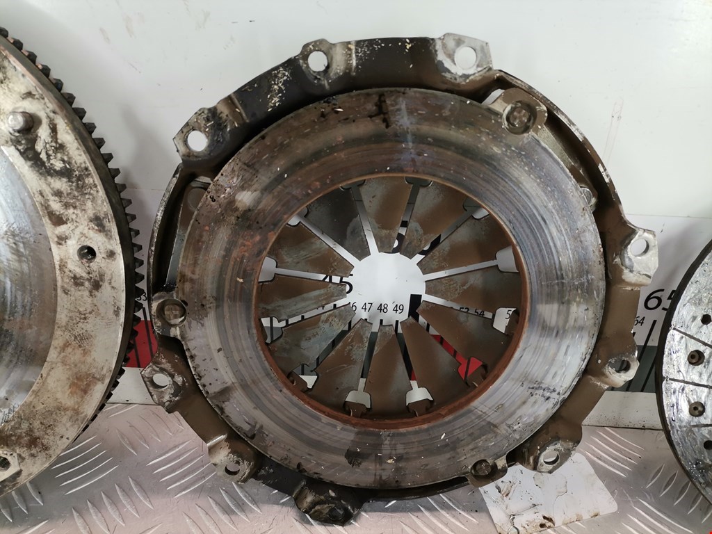 Маховик (демпфер сцепления) VOLVO V40 I 1995-2004