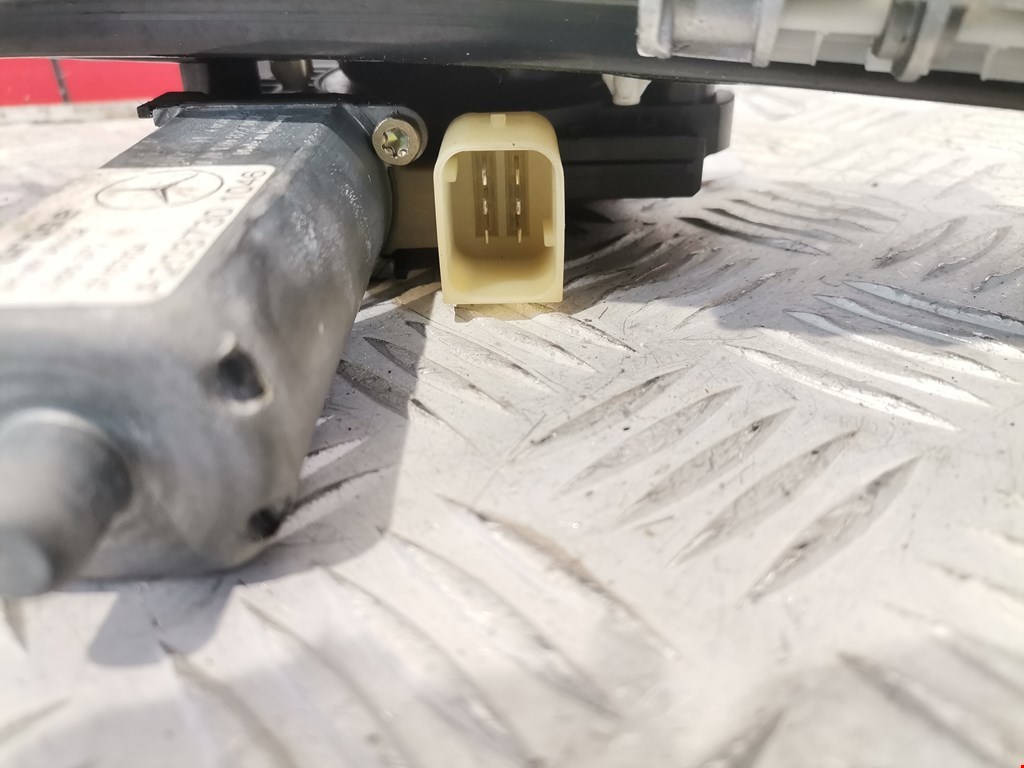 Стеклоподъемник задний правый MERCEDES-BENZ C-Class C-klasse W203 2000-2007