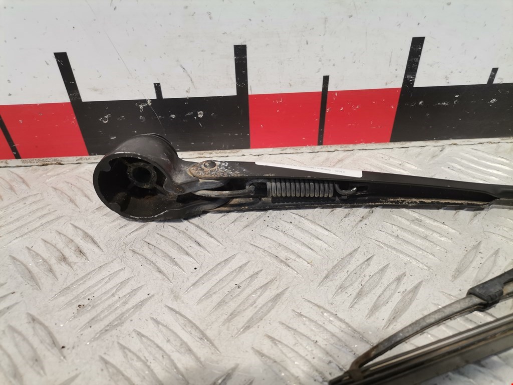 Поводок дворника задний (заднего) AUDI A4 B5 1995-2001