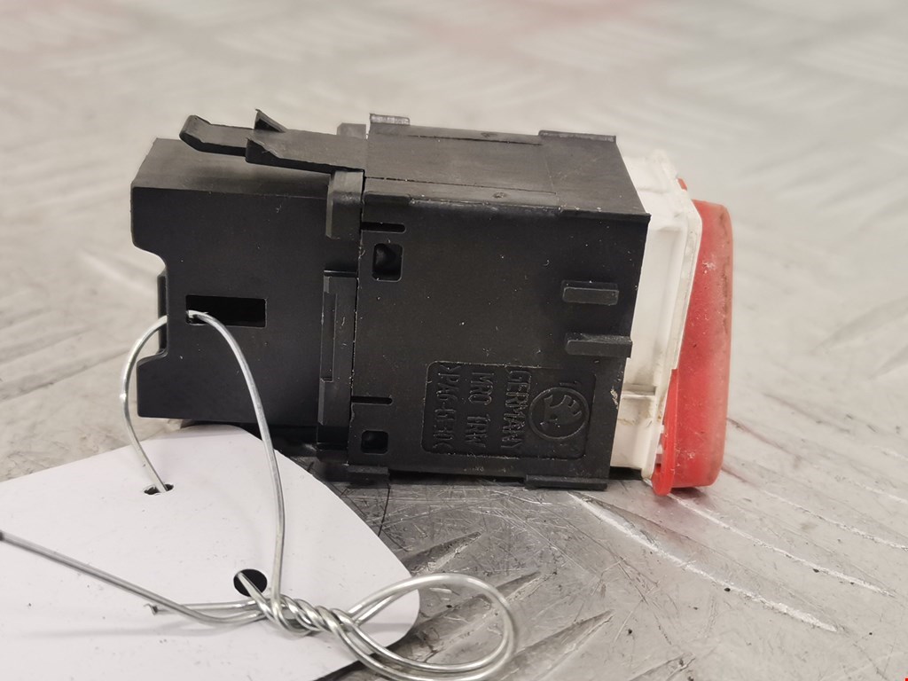 Кнопка аварийной сигнализации (аварийки) SKODA Fabia MK1 1999-2006