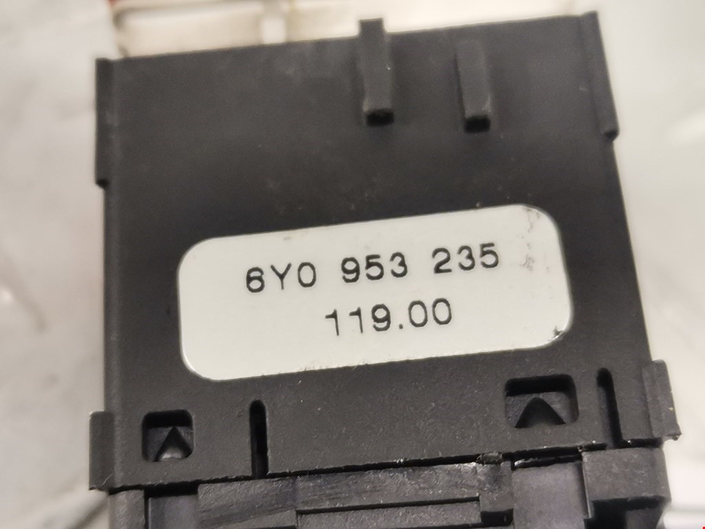 Кнопка аварийной сигнализации (аварийки) SKODA Fabia MK1 1999-2006