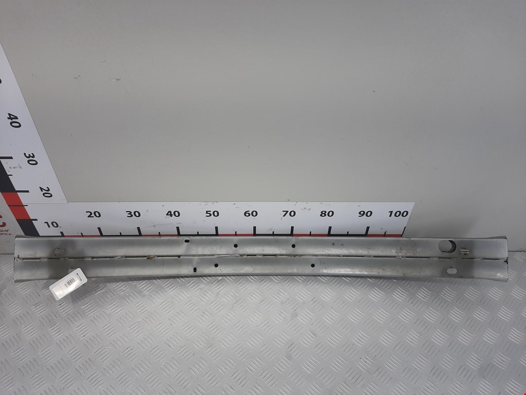 Усилитель переднего бампера (передний) TOYOTA Yaris 1999-2005