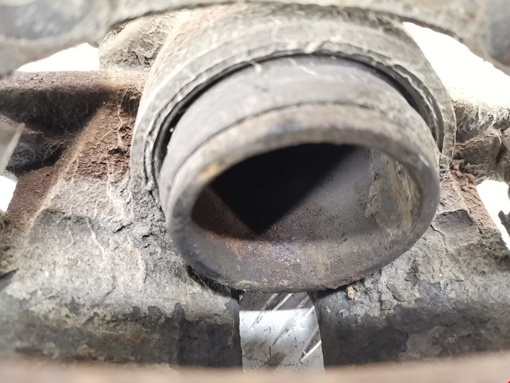 Суппорт передний левый CITROEN Xsara 1997-2000