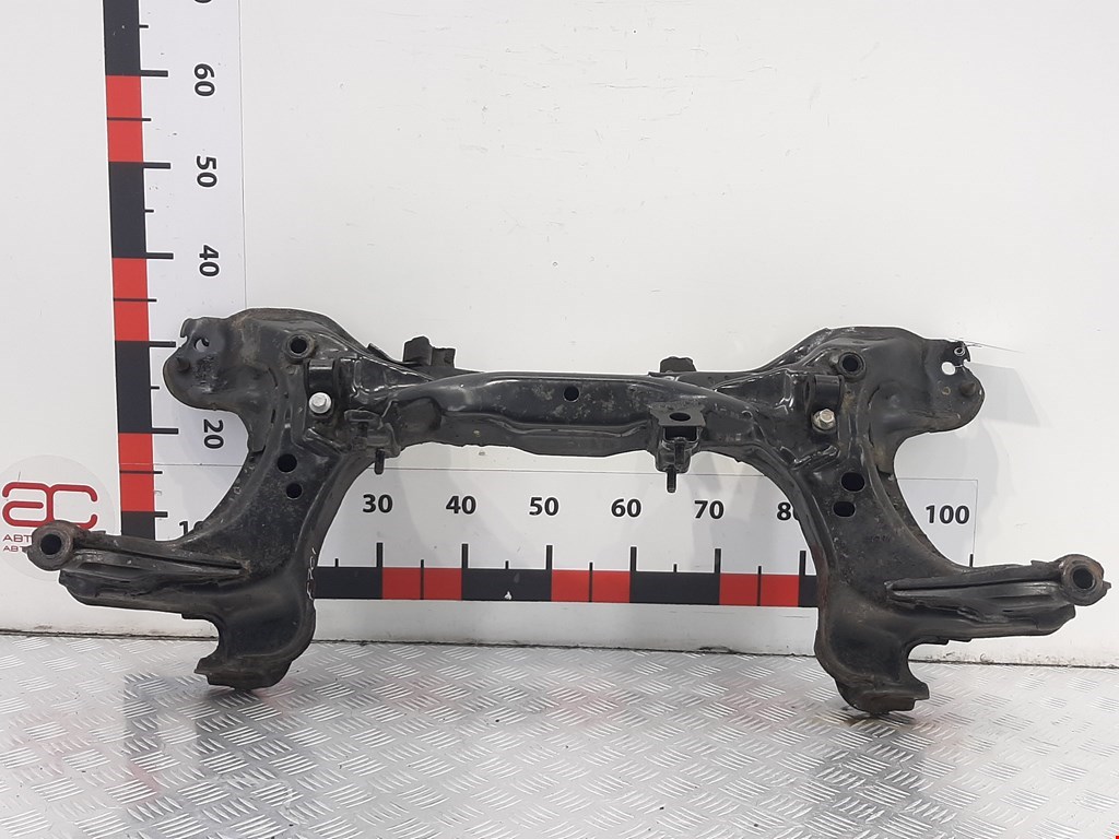 Балка передняя подрамник Mazda 323 BG (1989-1995)