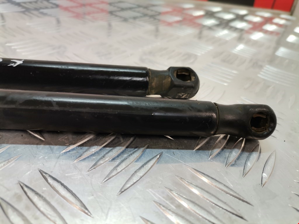 Амортизатор крышки (двери) багажника FORD Fusion 2002-2012