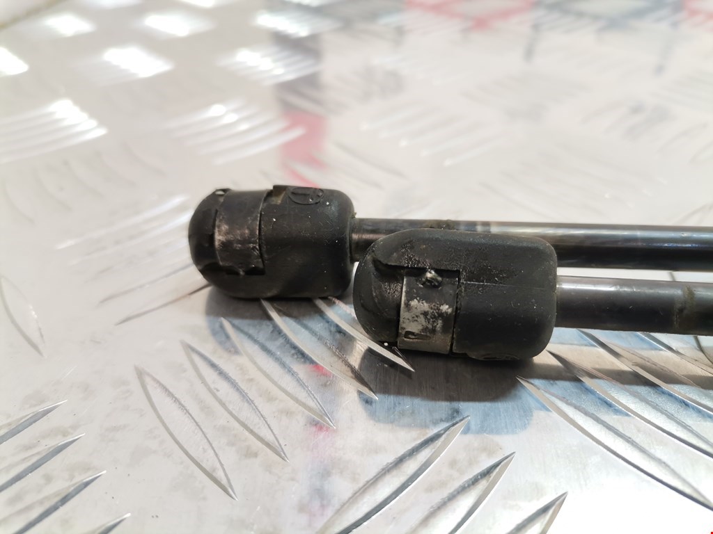 Амортизатор крышки (двери) багажника FORD Fusion 2002-2012