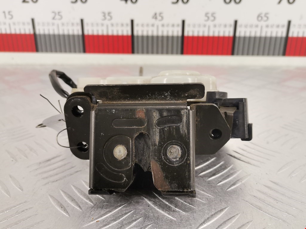 Замок багажника (крышки двери) MAZDA Mazda 2 DY 2003-2007