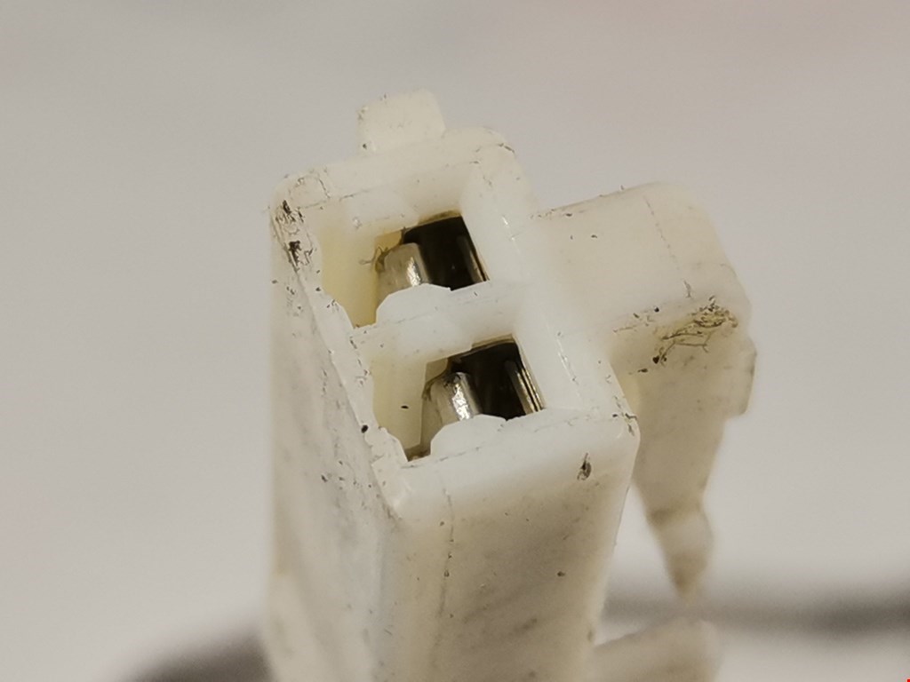 Замок багажника (крышки двери) MAZDA Mazda 2 DY 2003-2007