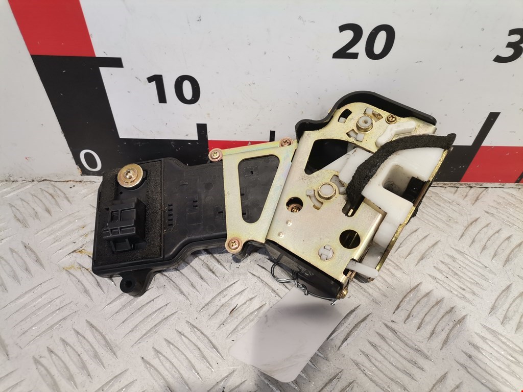 Замок двери задней правой MAZDA Mazda 2 DY 2003-2007