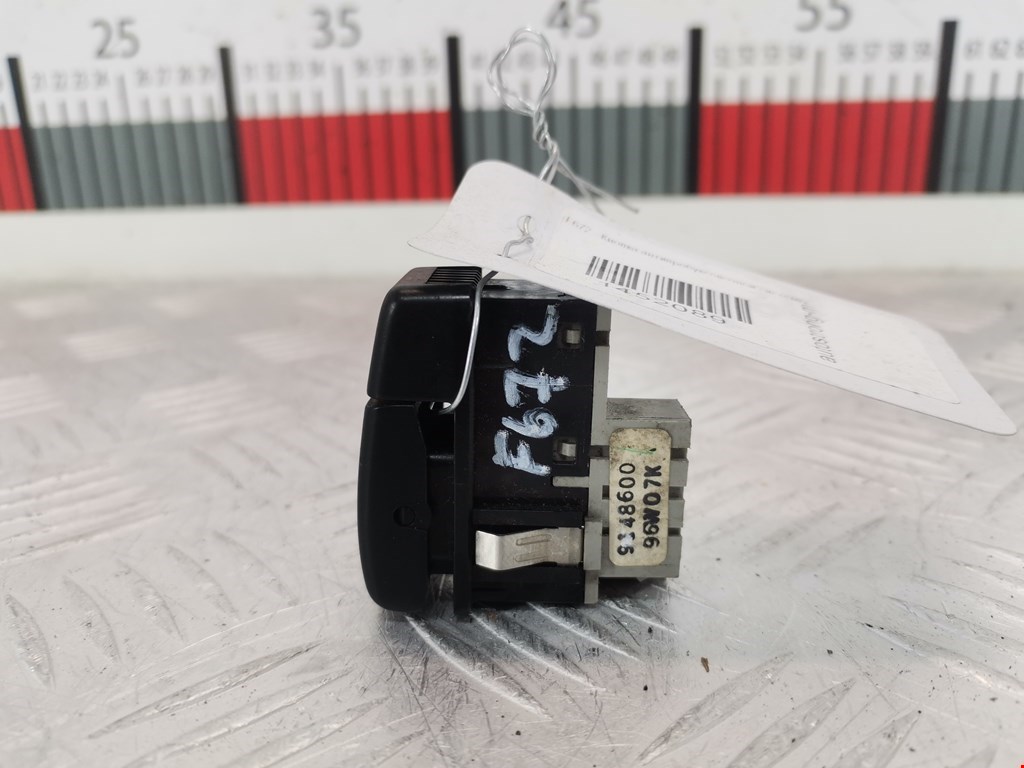 Кнопка антипробуксовочной системы VOLVO 850 R 1991-1997