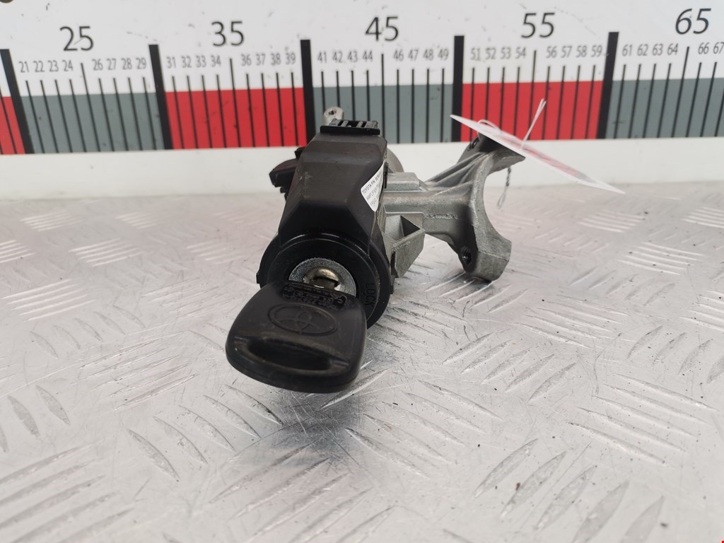 Замок зажигания TOYOTA Yaris 1999-2005