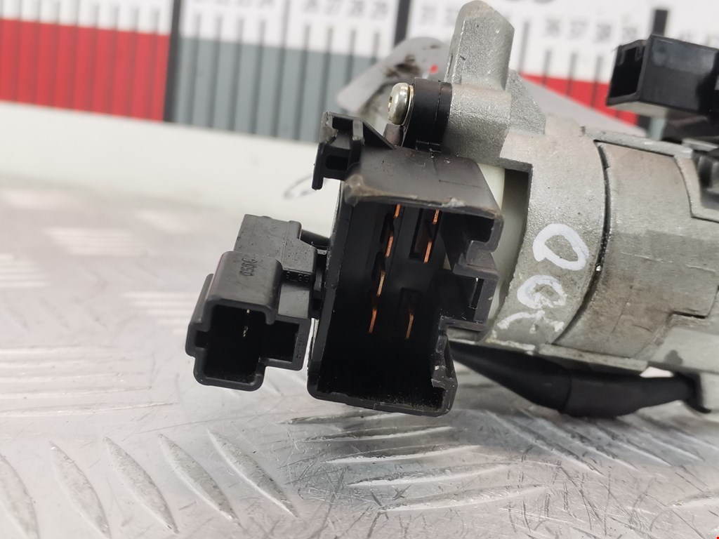 Замок зажигания TOYOTA Yaris 1999-2005