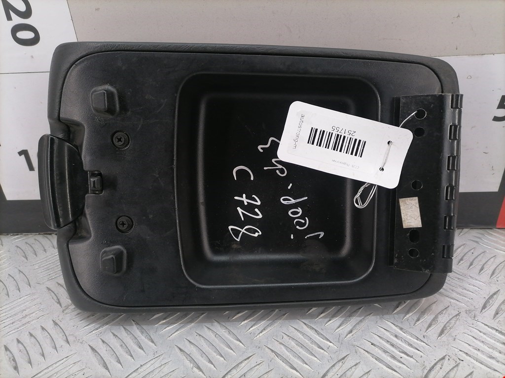 Подлокотник в салон JEEP Cherokee KJ 2001-2007