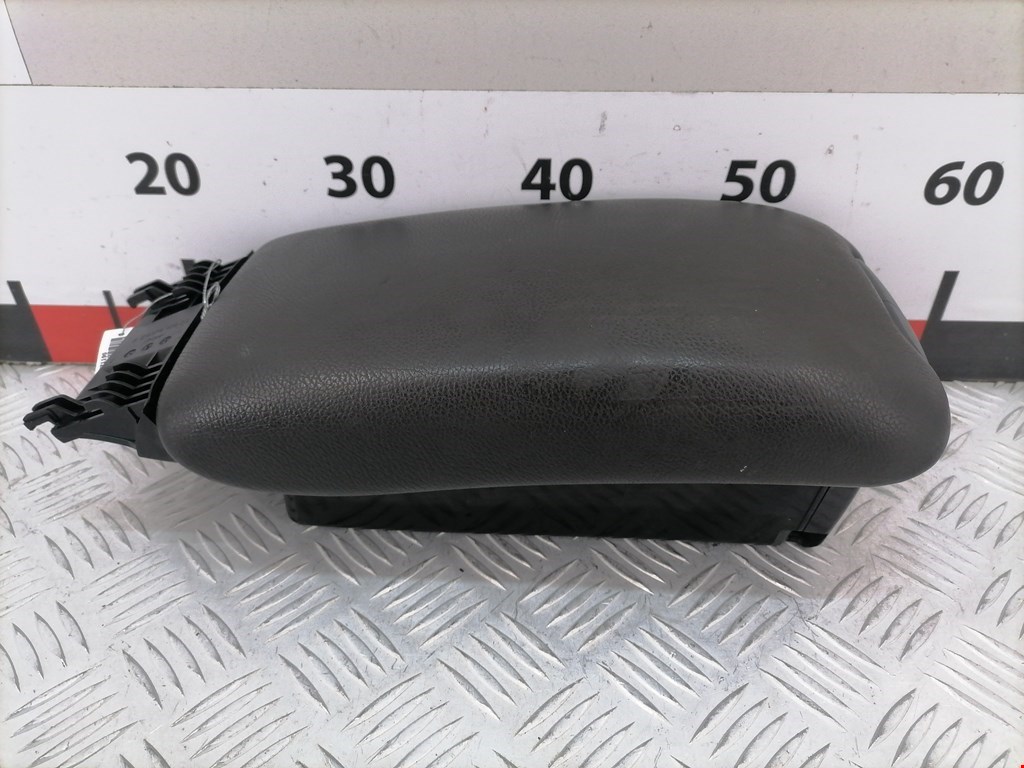 Подлокотник в салон OPEL Signum 2003-2008