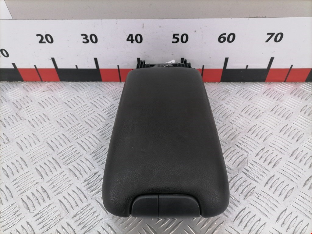 Подлокотник в салон OPEL Signum 2003-2008