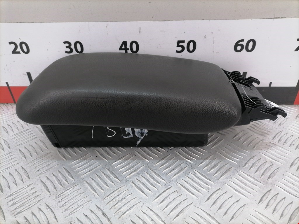 Подлокотник в салон OPEL Signum 2003-2008