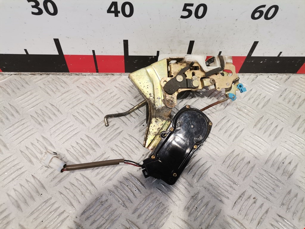 Замок двери задней левой SUZUKI Alto HA12 1998-2004