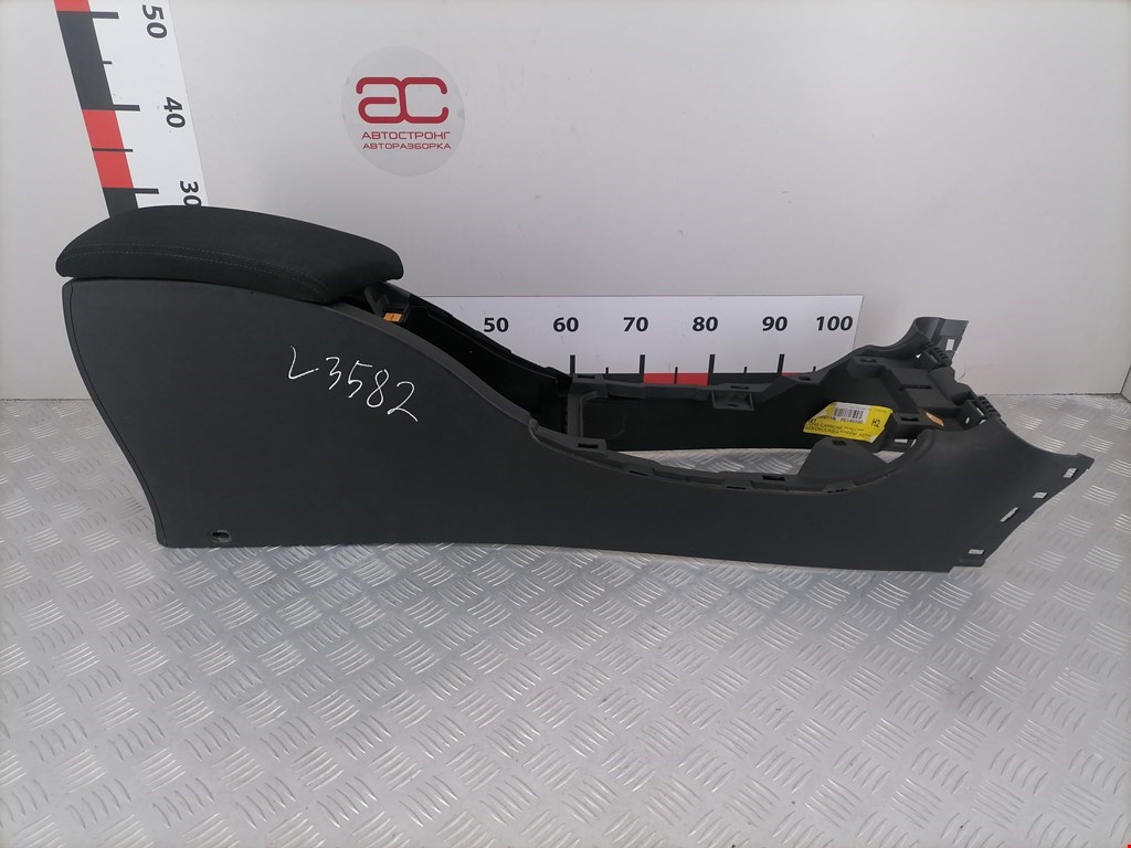 Подлокотник в салон RENAULT Laguna 2007-2015