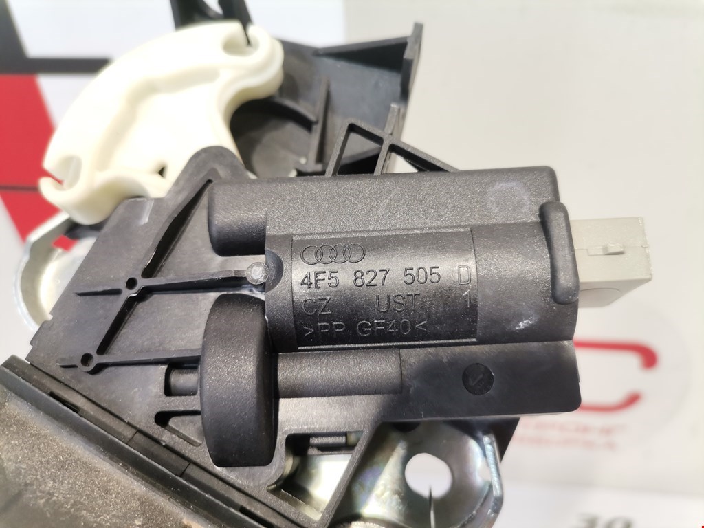 Замок багажника (крышки двери) VOLKSWAGEN Passat B6 2005-2011