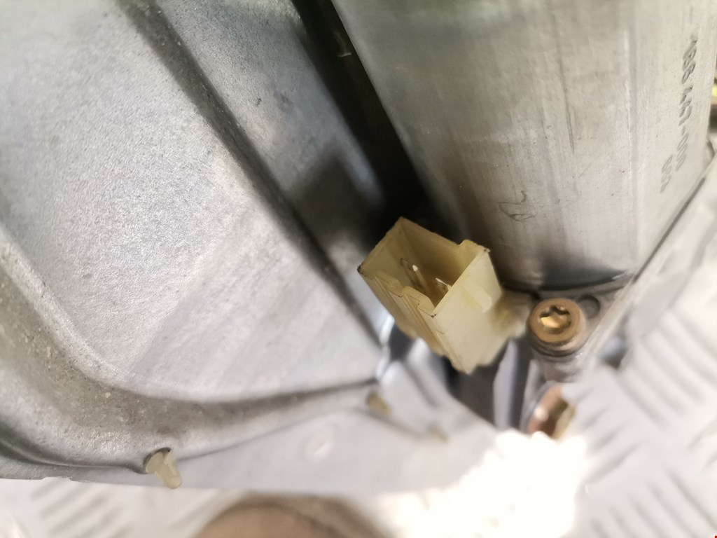 Стеклоподъемник передний левый VOLVO 850 R 1991-1997