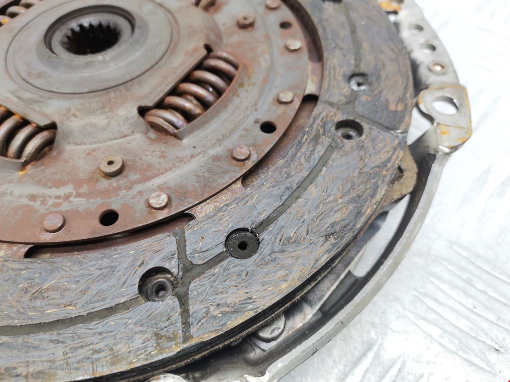 Маховик (демпфер сцепления) FORD Focus I 1998-2005