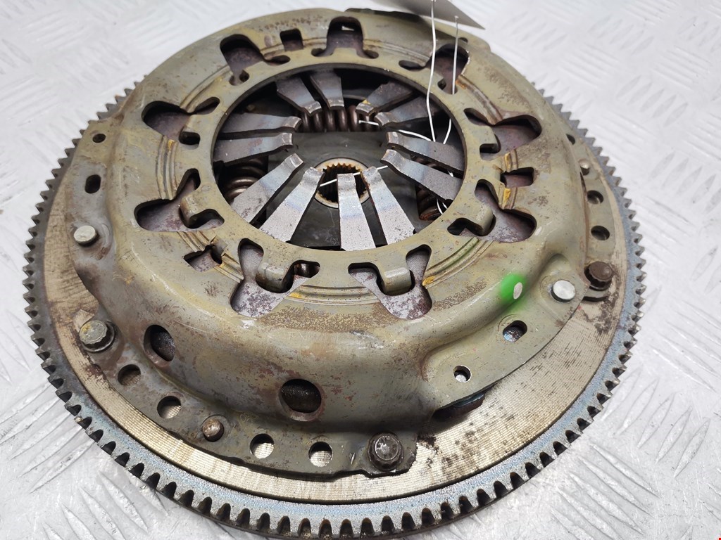 Маховик (демпфер сцепления) VOLKSWAGEN Golf V 2003-2009