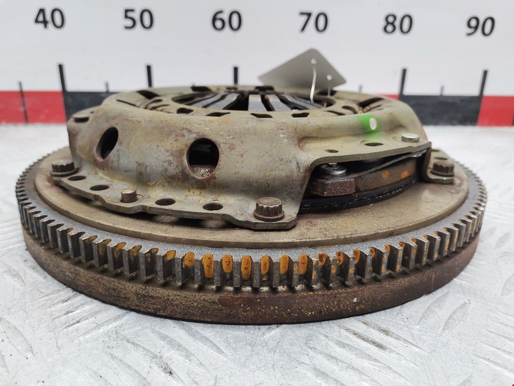 Маховик (демпфер сцепления) VOLKSWAGEN Golf V 2003-2009