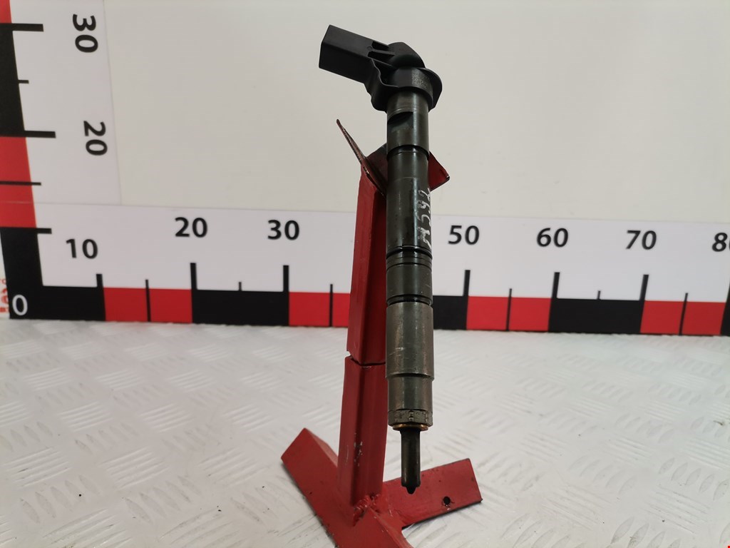 Форсунка дизельная электрическая VOLKSWAGEN Golf VI 2009-2012