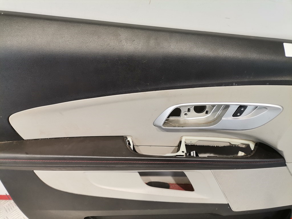 Обшивка двери передняя левая CHEVROLET Equinox 2009-2017