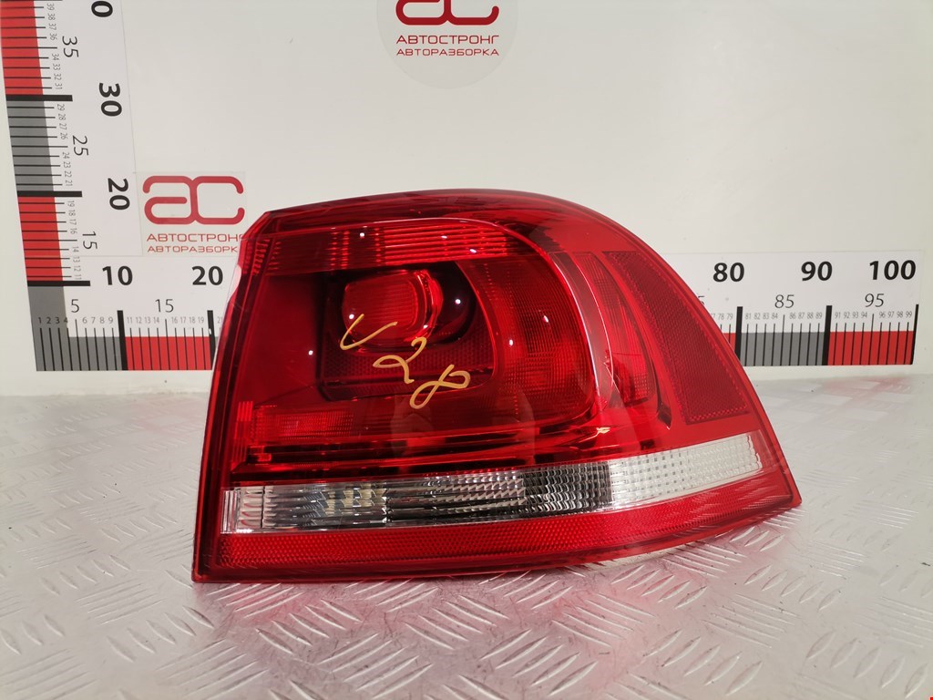 Фонарь задний правый Volkswagen Touareg 2 (2010-2018)