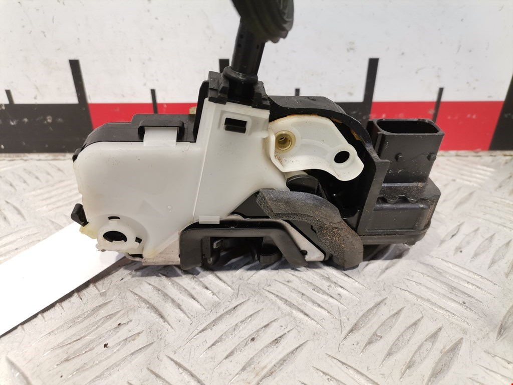 Замок двери передней правой CHEVROLET Equinox 2009-2017