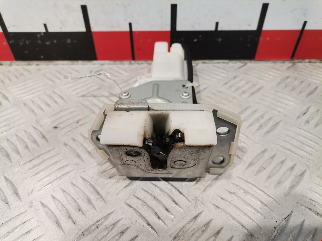 Замок багажника (крышки двери) FIAT Sedici 2005-2014