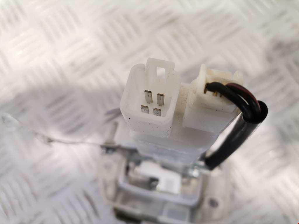 Замок багажника (крышки двери) FIAT Sedici 2005-2014