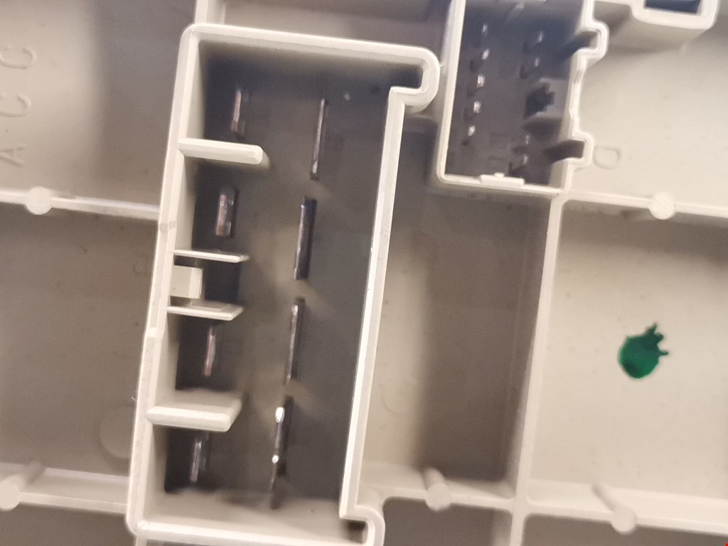 Датчик уровня в бачок омывателя SUBARU Outback 2009-2014