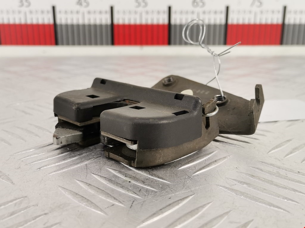 Замок ремня безопасности (преднатяжитель ремня безопасности) BMW 5-Series (F07/F10/F11/F18) (2009-2017)