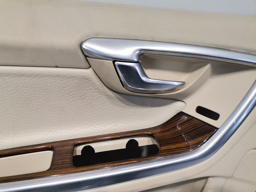 Обшивка двери передняя левая VOLVO S60 II 2010-2018