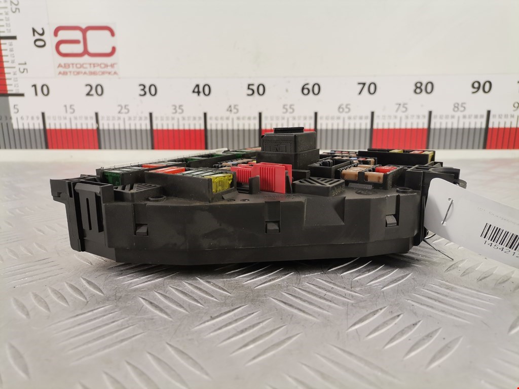 Датчик уровня в бачок омывателя BMW 5er 5 серия F10/F11/F07 2009-2017