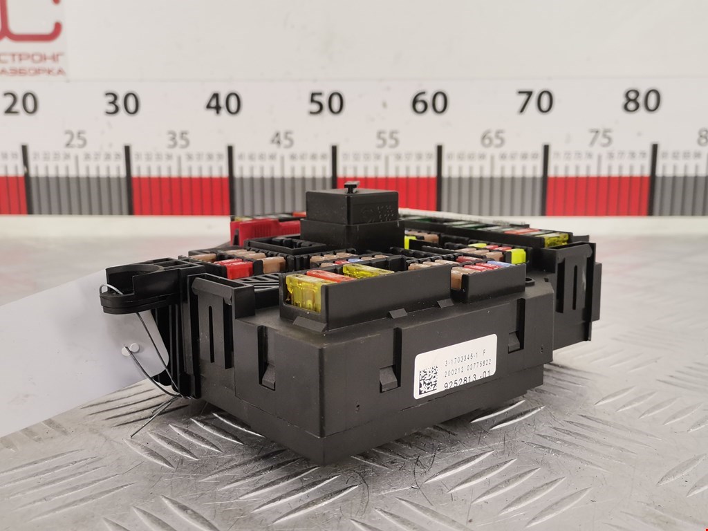 Датчик уровня в бачок омывателя BMW 5er 5 серия F10/F11/F07 2009-2017