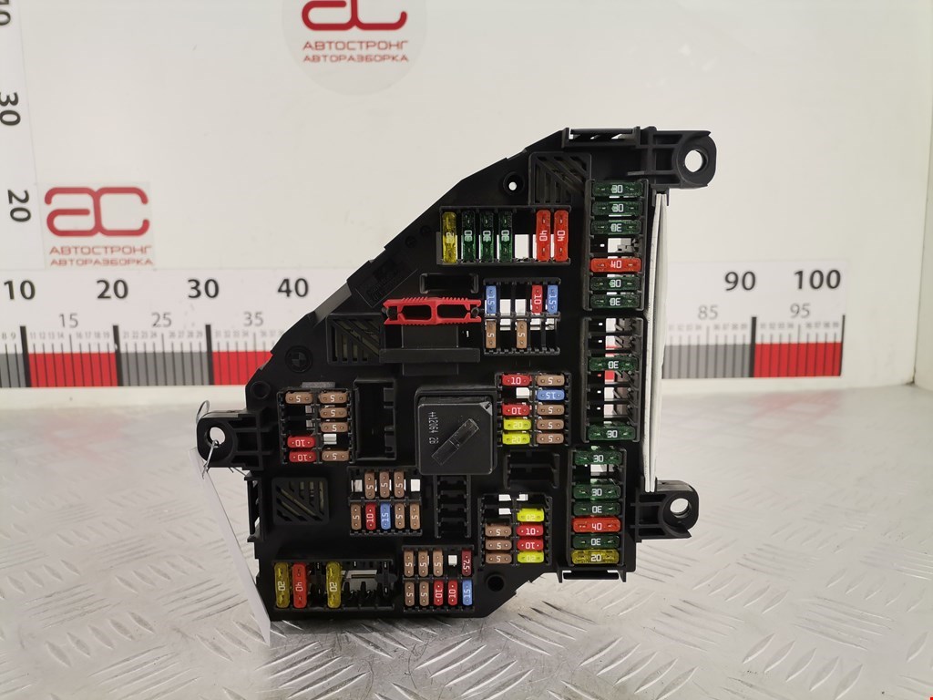 Датчик уровня в бачок омывателя BMW 5er 5 серия F10/F11/F07 2009-2017