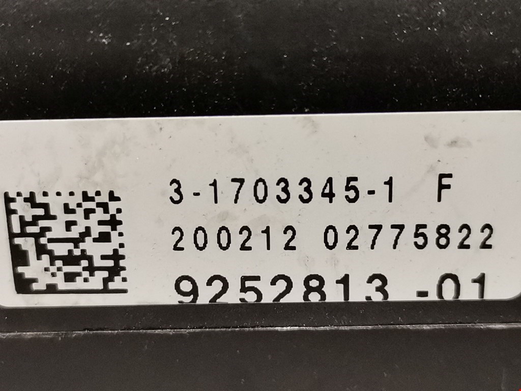 Датчик уровня в бачок омывателя BMW 5er 5 серия F10/F11/F07 2009-2017